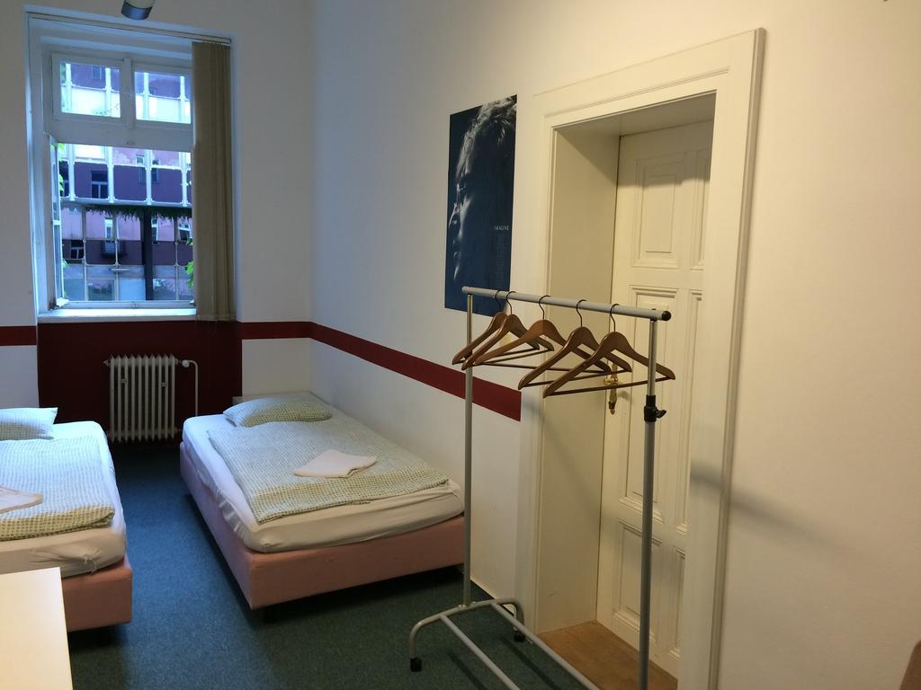 Charles Square Hostel Praga Esterno foto