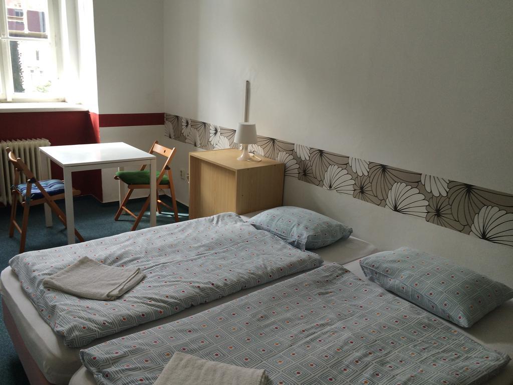 Charles Square Hostel Praga Esterno foto