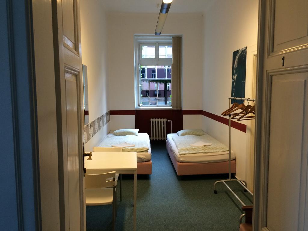Charles Square Hostel Praga Esterno foto