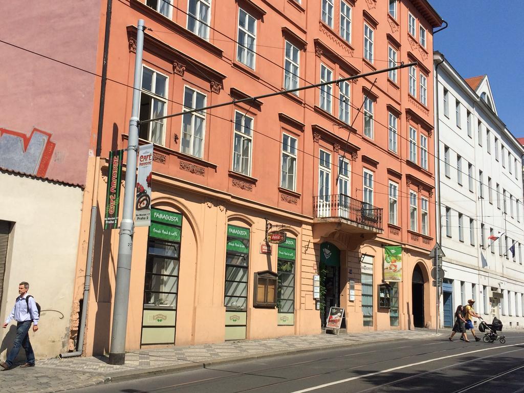 Charles Square Hostel Praga Esterno foto