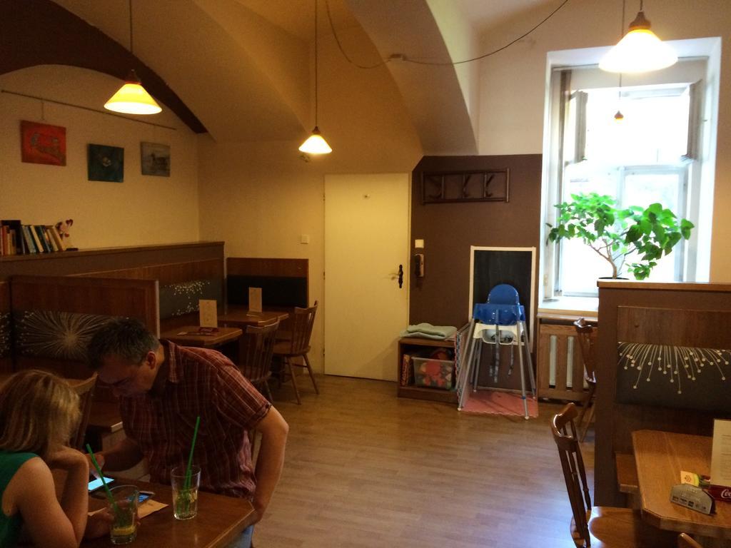 Charles Square Hostel Praga Esterno foto