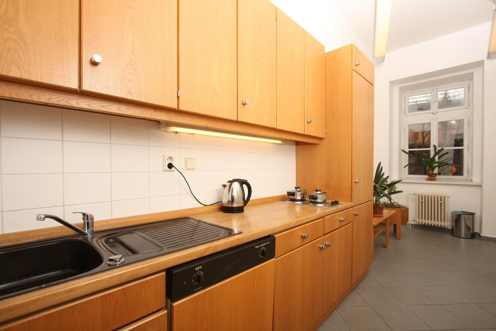 Charles Square Hostel Praga Esterno foto